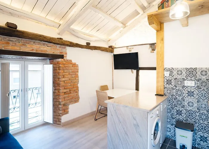 Vut Domus Aurea 아파트 아스토르가